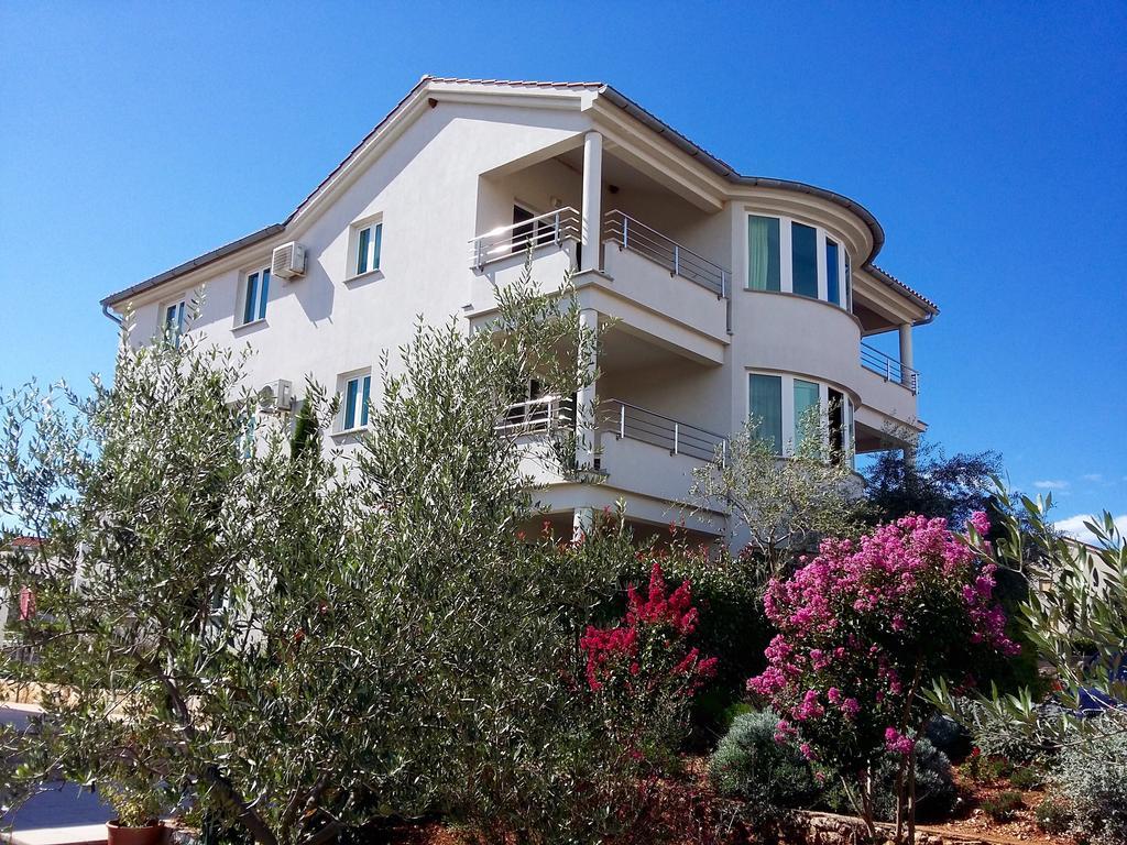 Apartments Kovacic Malinska Exterior foto