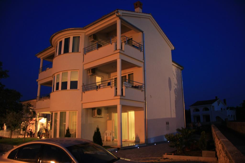 Apartments Kovacic Malinska Exterior foto